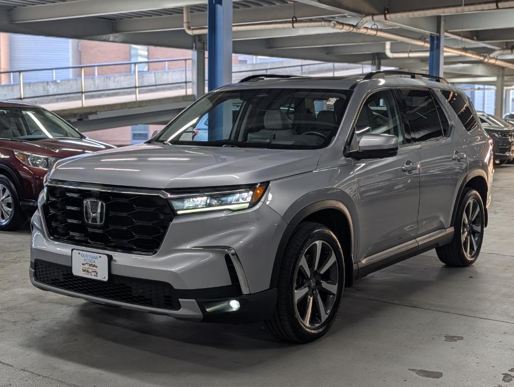 used 2023 Honda Pilot car, priced at $39,995