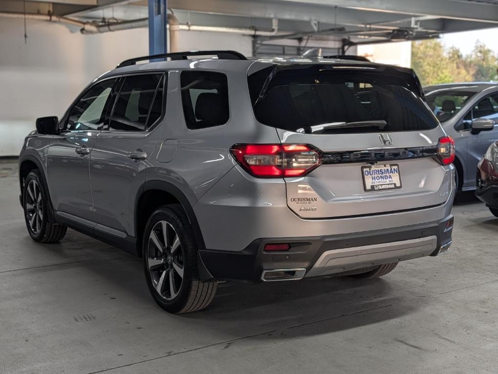 used 2023 Honda Pilot car, priced at $39,995