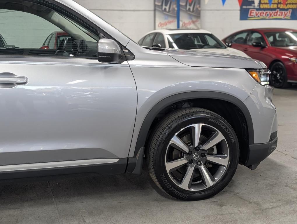 used 2023 Honda Pilot car, priced at $39,995