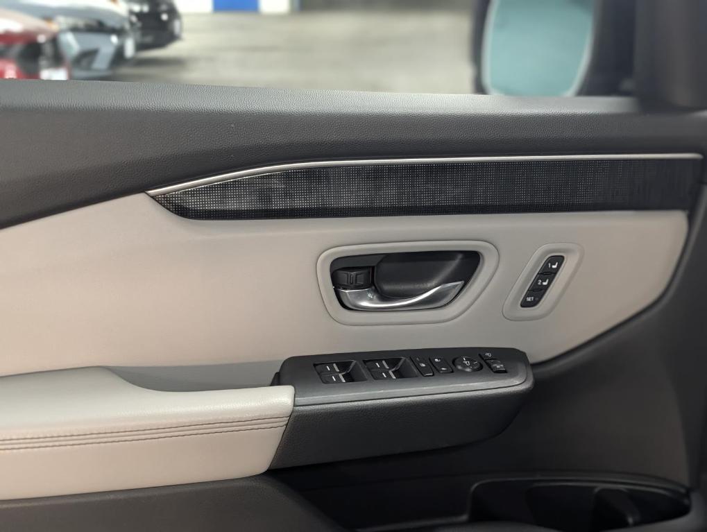 used 2023 Honda Pilot car, priced at $39,995