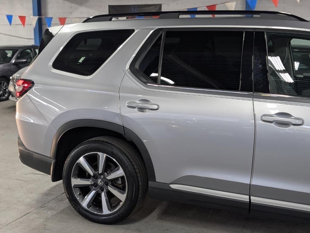 used 2023 Honda Pilot car, priced at $39,995