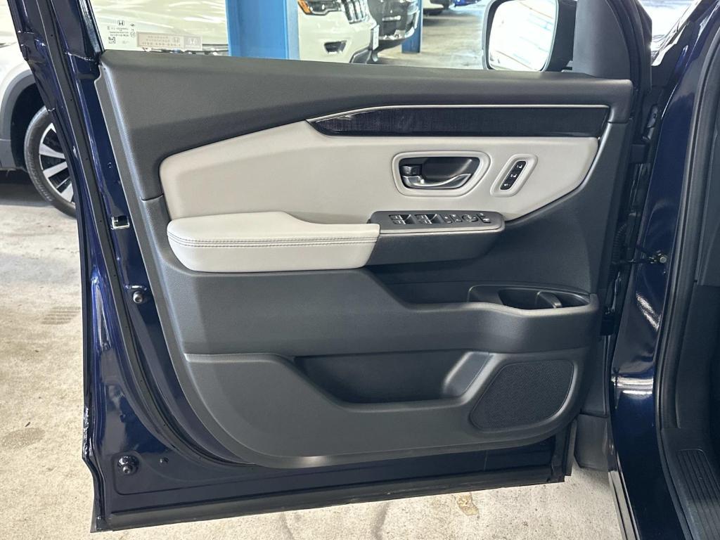 used 2023 Honda Pilot car, priced at $43,395