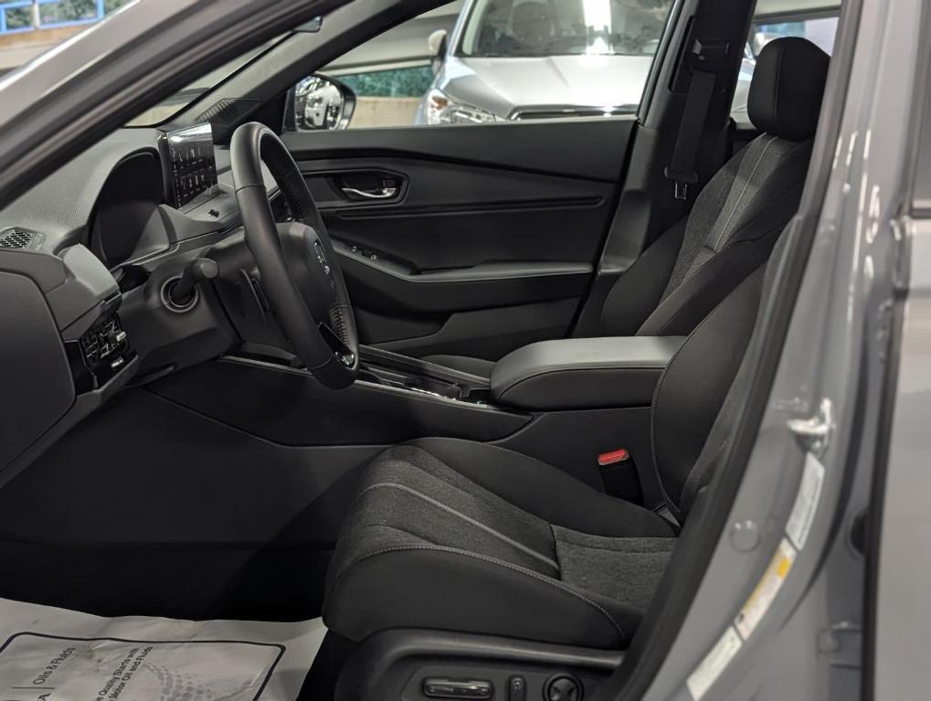 new 2025 Honda Accord Hybrid car, priced at $33,756