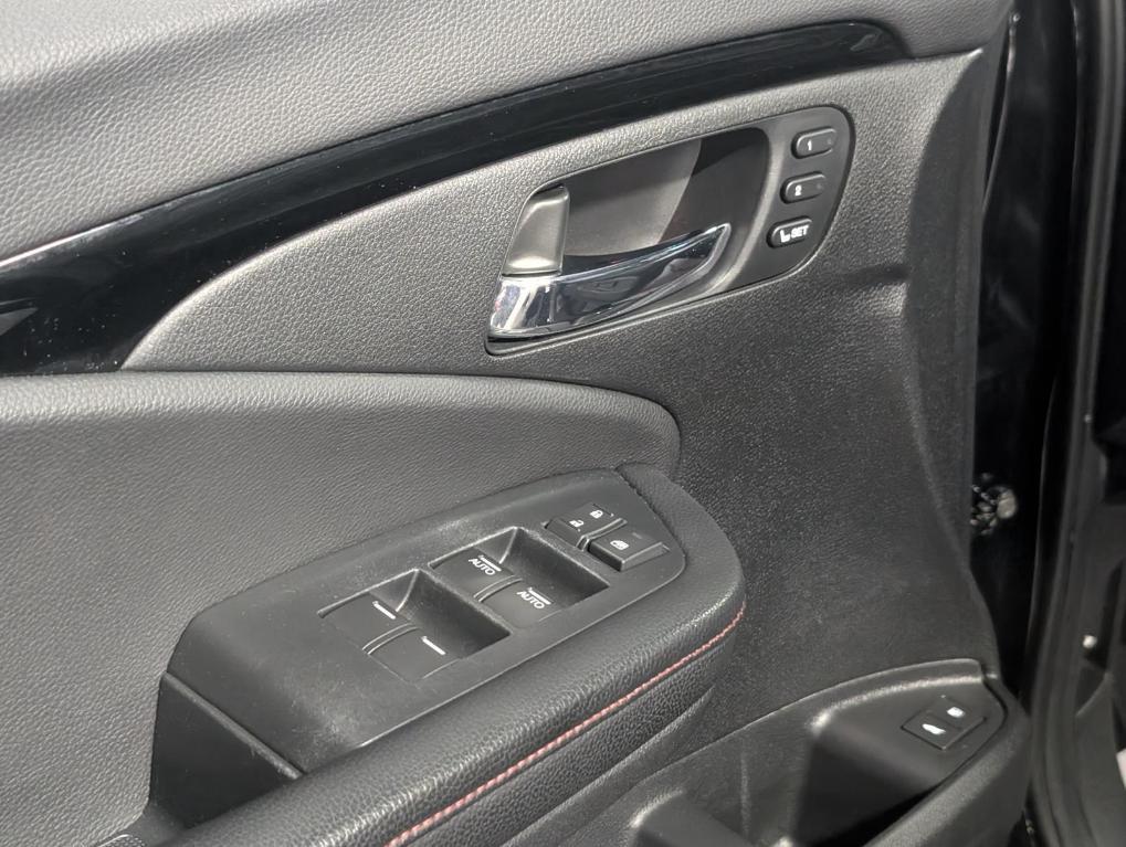 used 2021 Honda Pilot car, priced at $31,995