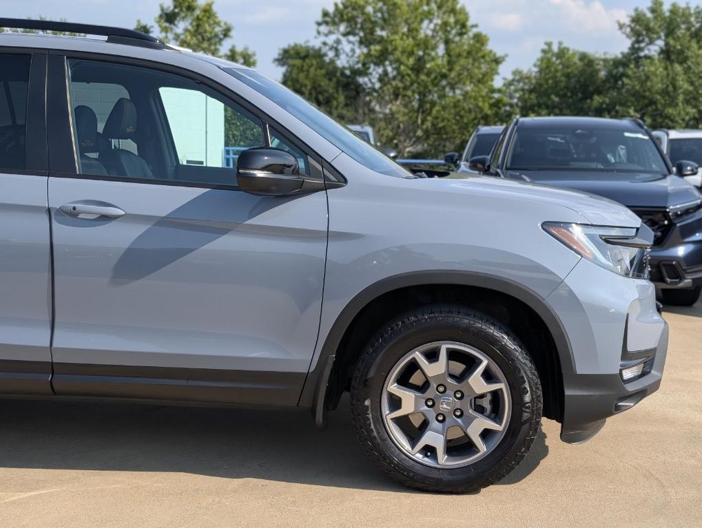used 2022 Honda Passport car, priced at $31,898
