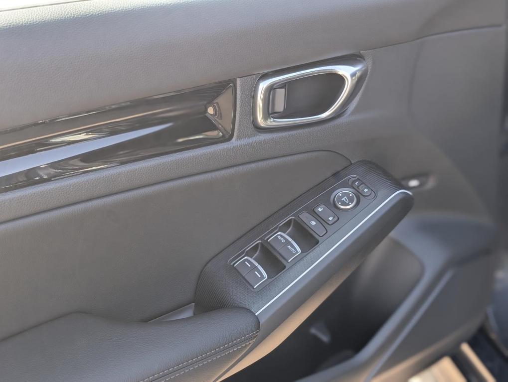 new 2025 Honda Civic Hybrid car, priced at $33,100
