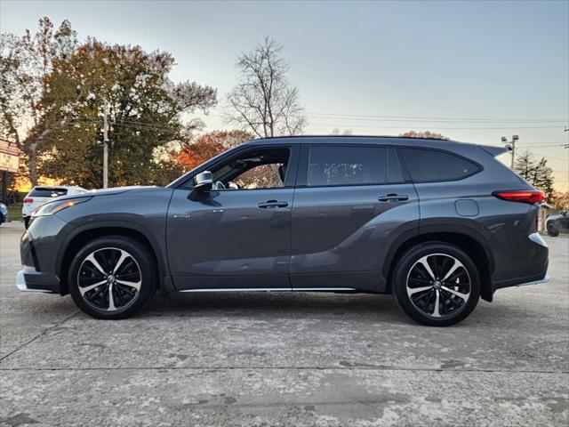 used 2021 Toyota Highlander car, priced at $36,980