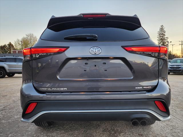 used 2021 Toyota Highlander car, priced at $36,980