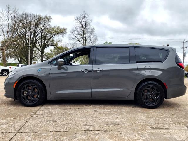 used 2022 Chrysler Pacifica Hybrid car, priced at $31,980