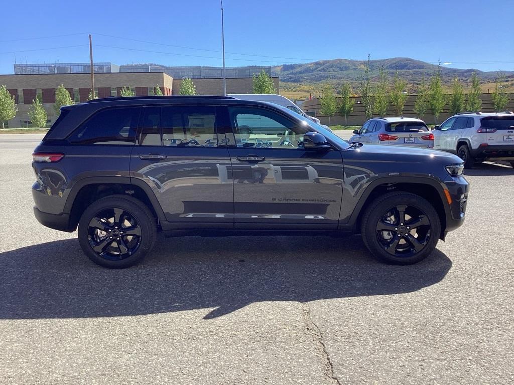 new 2024 Jeep Grand Cherokee car, priced at $47,697