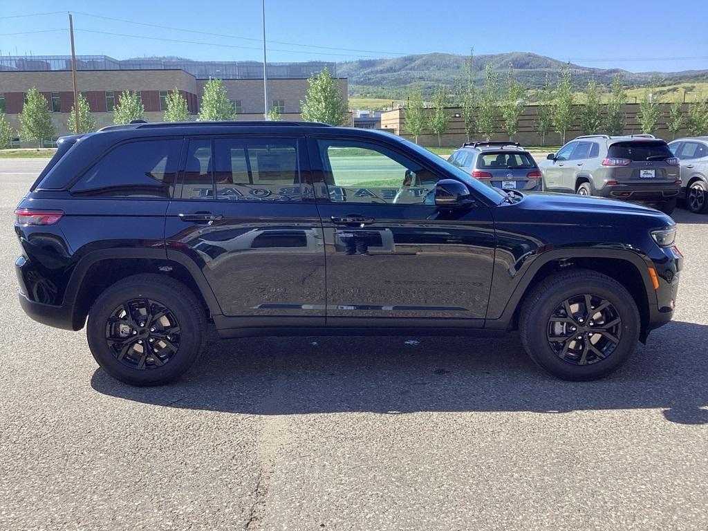 new 2024 Jeep Grand Cherokee car, priced at $41,862