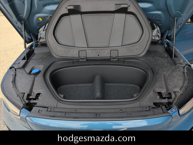 used 2022 Volvo C40 Recharge Pure Electric car, priced at $35,905