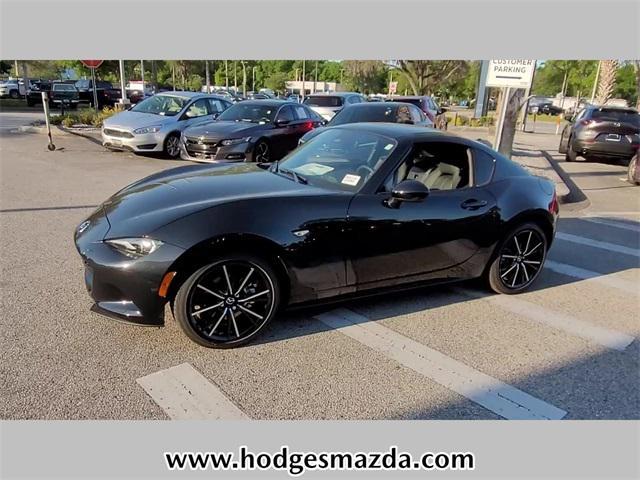 new 2024 Mazda MX-5 Miata RF car