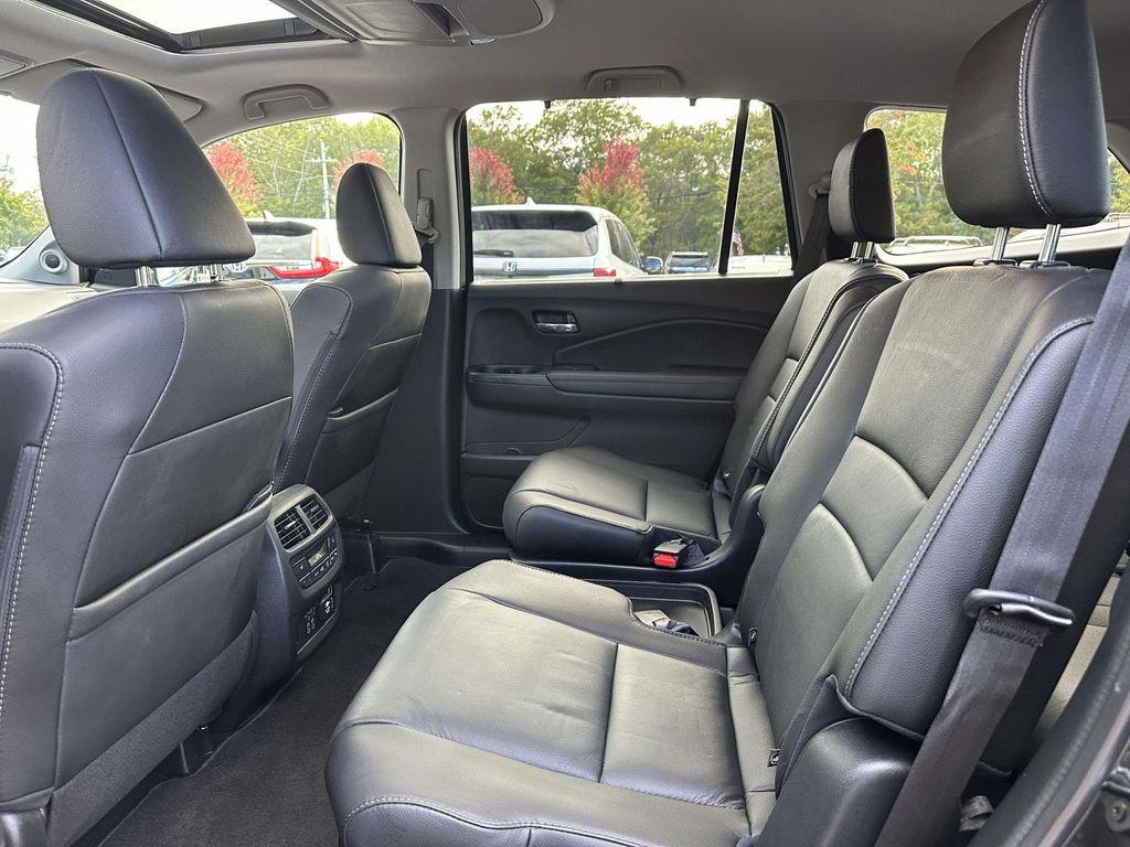 used 2022 Honda Pilot car, priced at $36,894