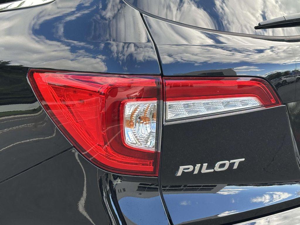 used 2022 Honda Pilot car, priced at $36,894
