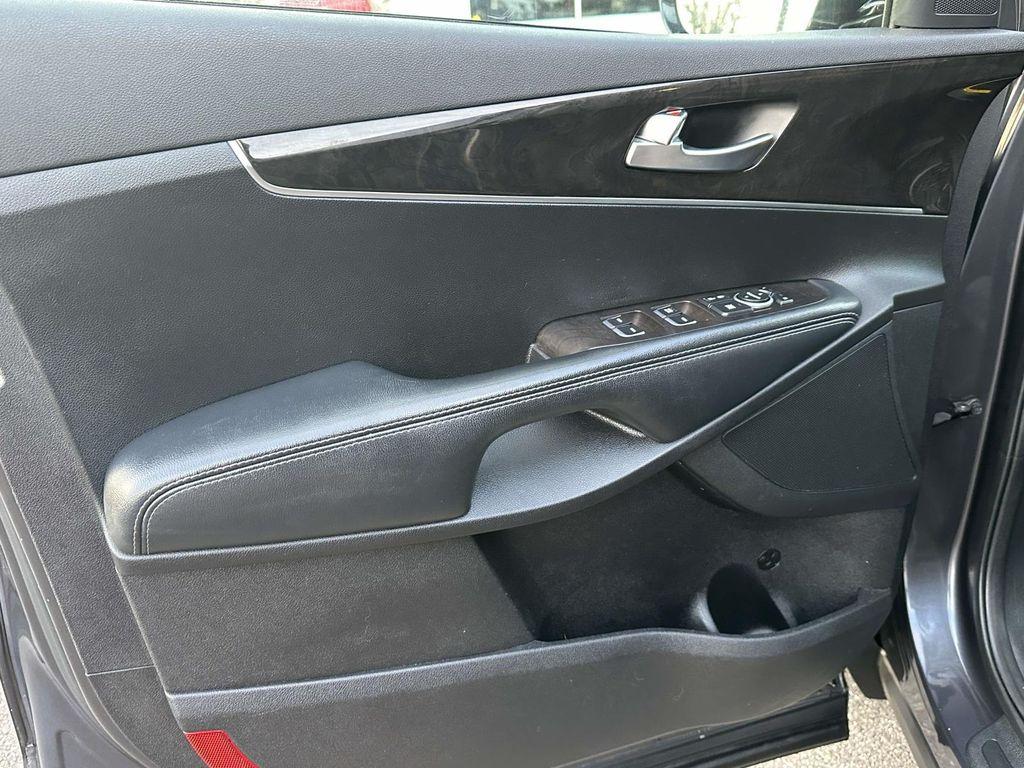 used 2018 Kia Sorento car, priced at $10,898
