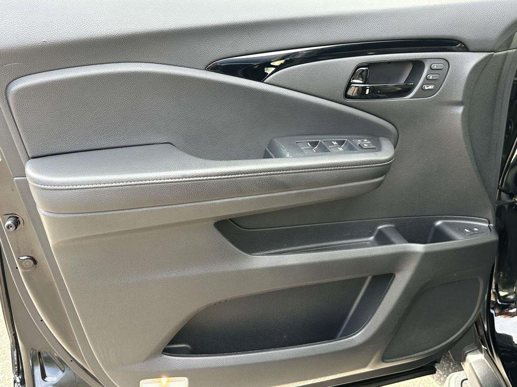 used 2022 Honda Passport car, priced at $34,961