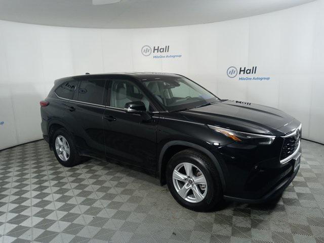 used 2022 Toyota Highlander car, priced at $33,900