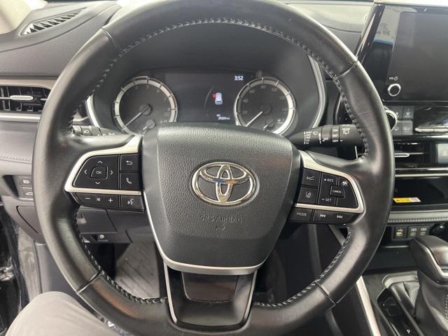 used 2023 Toyota Highlander car, priced at $38,100