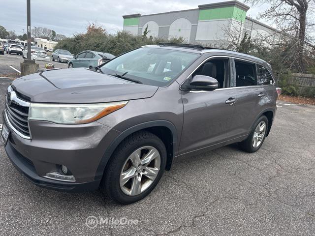 used 2015 Toyota Highlander car, priced at $23,300