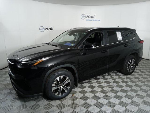 used 2023 Toyota Highlander car, priced at $37,200