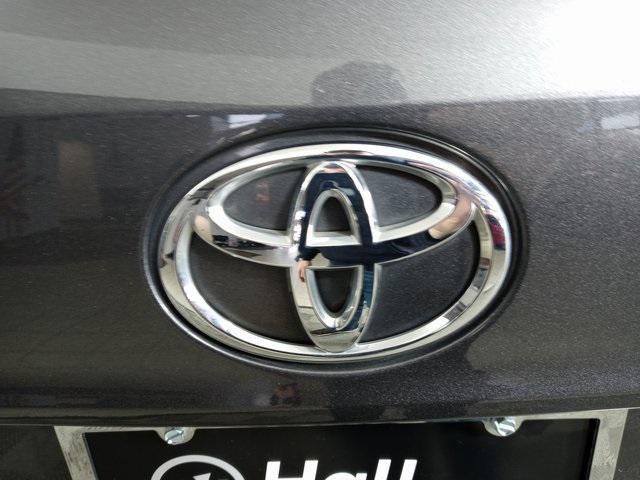 used 2022 Toyota Highlander car, priced at $31,400