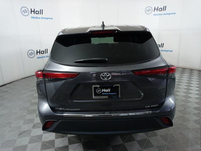 used 2022 Toyota Highlander car, priced at $31,400