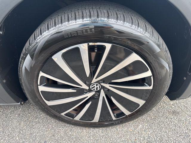 used 2023 Volkswagen ID.4 car, priced at $29,000