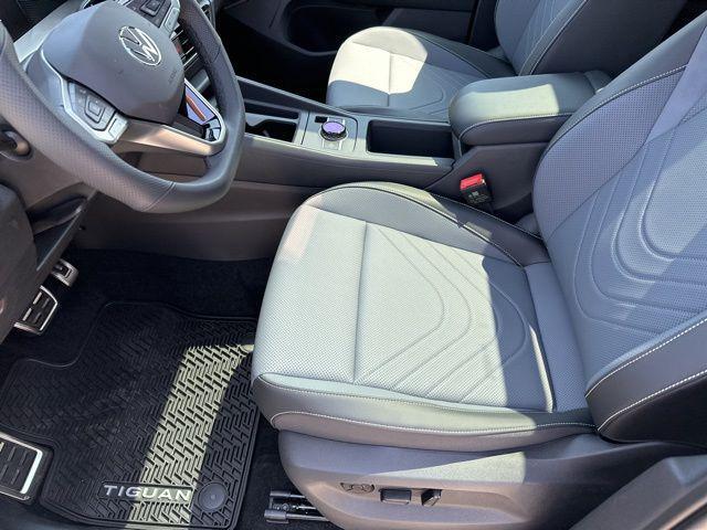 new 2025 Volkswagen Tiguan car, priced at $38,854