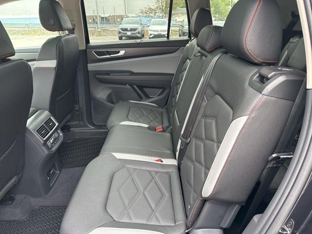 new 2025 Volkswagen Atlas car, priced at $43,954