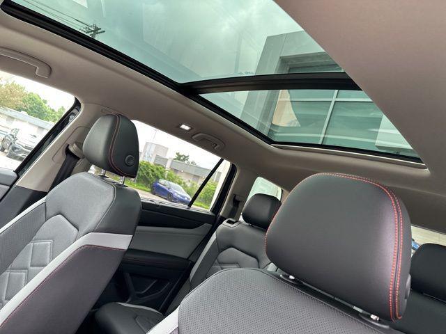 new 2025 Volkswagen Atlas car, priced at $43,954