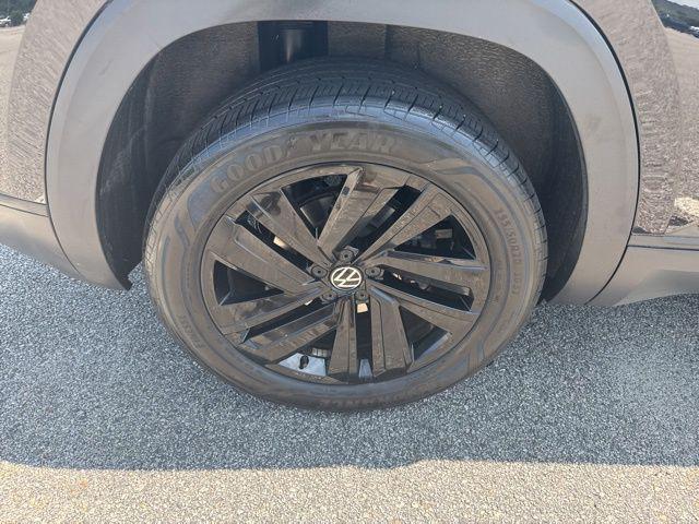 used 2022 Volkswagen Atlas Cross Sport car, priced at $28,500