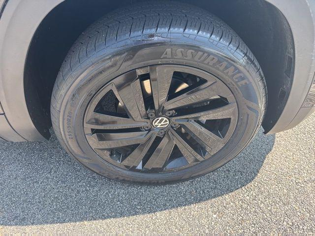 used 2022 Volkswagen Atlas Cross Sport car, priced at $28,500