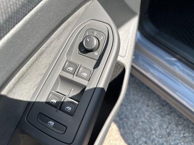 new 2025 Volkswagen Golf GTI car, priced at $33,748