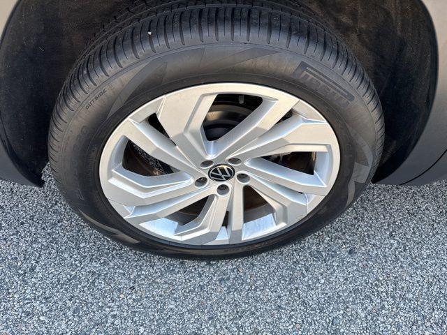 used 2021 Volkswagen Atlas car, priced at $29,000