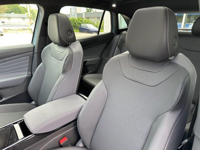 new 2025 Volkswagen ID.4 car, priced at $49,371