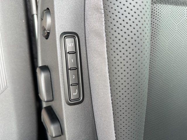 new 2025 Volkswagen ID.4 car, priced at $49,371