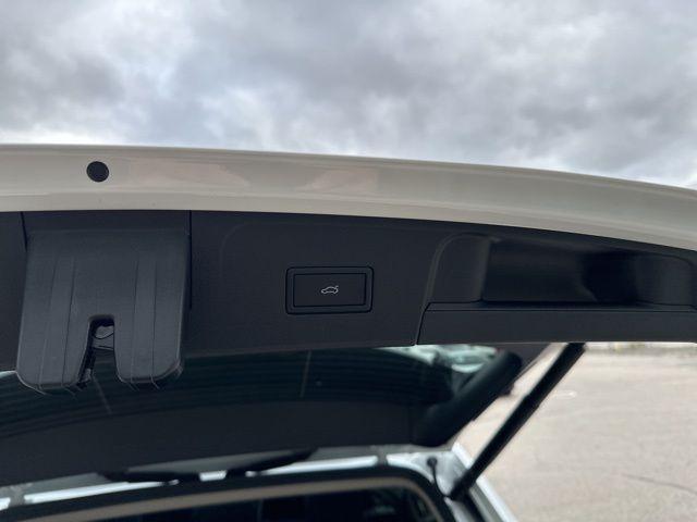 new 2026 Volkswagen Atlas car, priced at $47,108