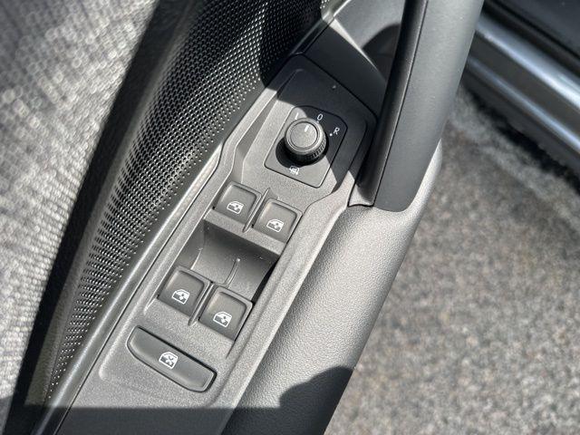 new 2025 Volkswagen Tiguan car, priced at $31,544