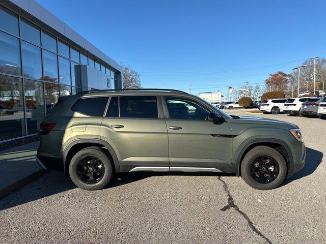 new 2025 Volkswagen Atlas car, priced at $47,624