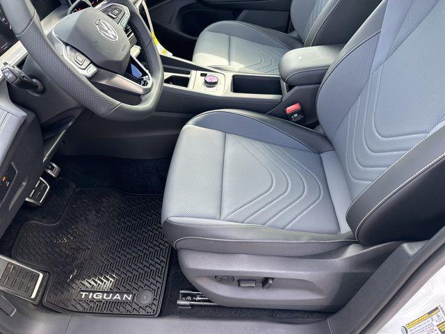 new 2025 Volkswagen Tiguan car, priced at $38,127