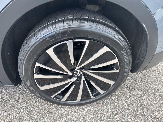 used 2023 Volkswagen ID.4 car, priced at $28,500