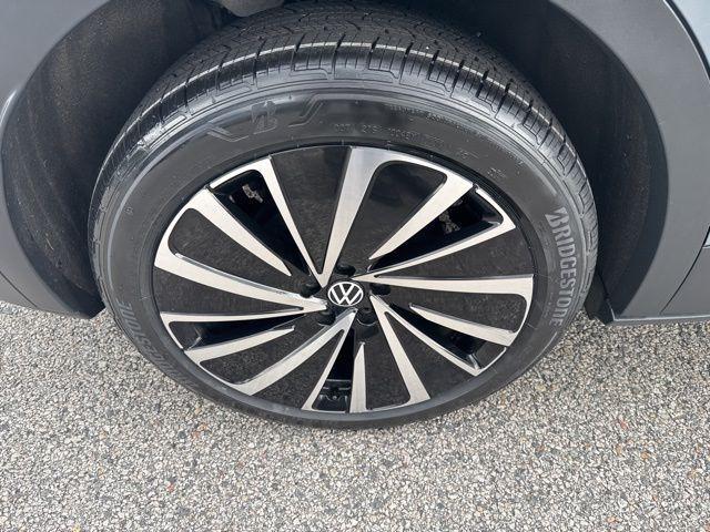 used 2023 Volkswagen ID.4 car, priced at $28,500