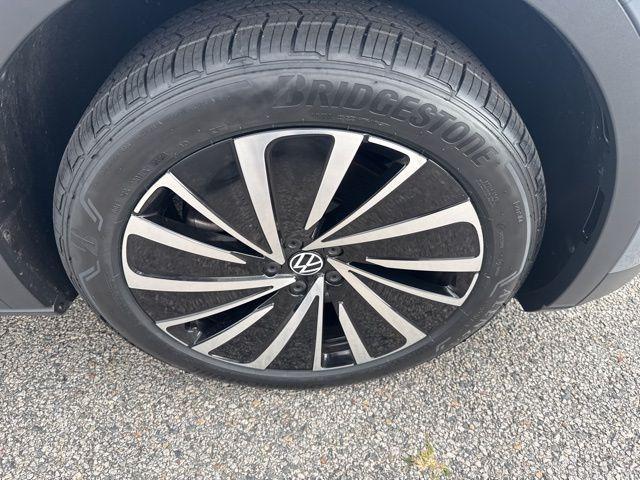 used 2023 Volkswagen ID.4 car, priced at $28,500