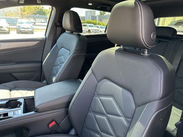 new 2026 Volkswagen Atlas Cross Sport car, priced at $47,333