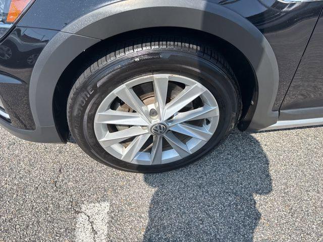 used 2018 Volkswagen Golf Alltrack car, priced at $23,500