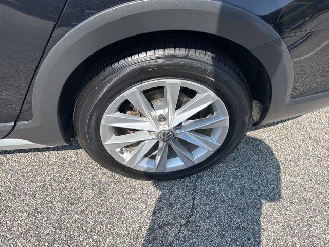 used 2018 Volkswagen Golf Alltrack car, priced at $23,500