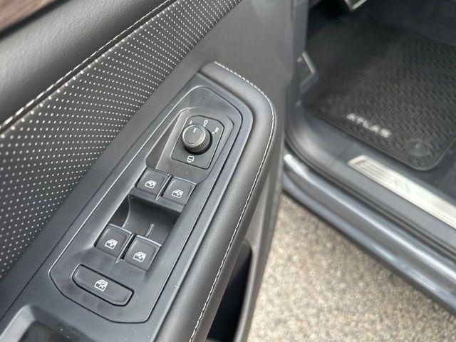 new 2025 Volkswagen Atlas car, priced at $51,789