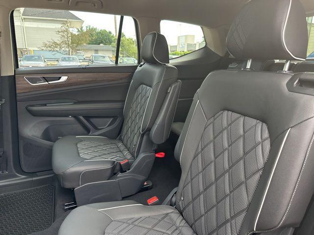 new 2025 Volkswagen Atlas car, priced at $51,789
