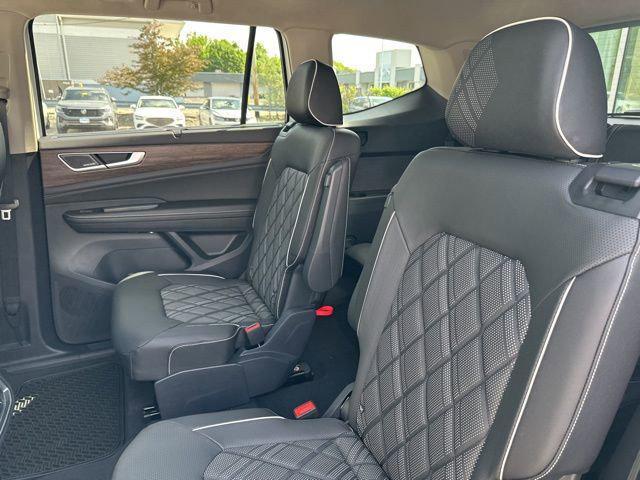 new 2025 Volkswagen Atlas car, priced at $52,289